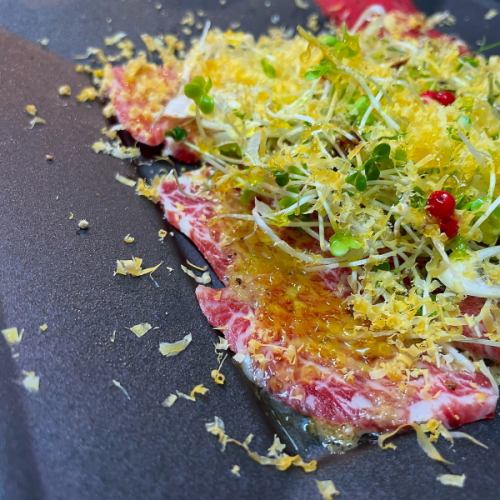 霜降り馬刺しのカルパッチョ