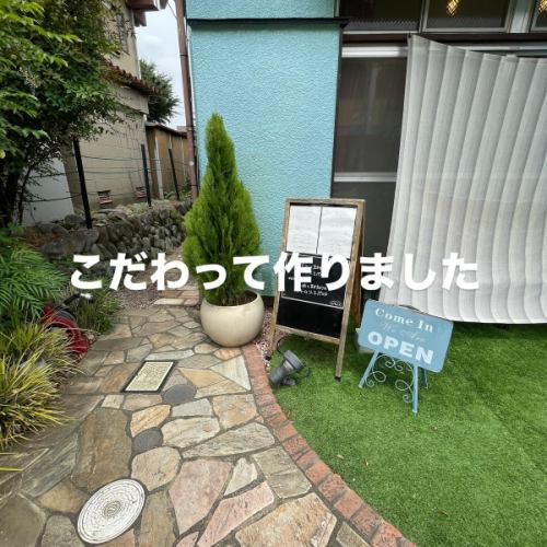 .
感謝您一直以來對Arte Tomoaki的支持。
非常感謝。
⁡
今日：2025年12月15日
義大利餐廳 Arte Tomoaki
我們迎來了成立六週年紀念日。
⁡
這一切都要感謝每天光臨的每一位顧客。
感謝所有支持我們的人。
我們謹此表達我們由衷的感謝。
⁡
與其說是輝煌，不如說是…
讓你回味無窮的美味。
不僅適用於特殊場合，
我們希望成為一家人們在日常生活中能夠記住的商店。
我每天都要做飯。
⁡
我們希望繼續成為一家顧客未來還想再次光顧的餐廳。
我們全體員工將竭誠為您提供熱情周到的服務。
⁡
希望您今後繼續惠顧。
非常感謝您的合作。
⁡
⁡
⁡
我們仍在接受聖誕節預訂🎄
請隨時致電與我們聯繫。
⁡
我們將持續運行到年底。
我們期待您在2025年剩餘的時間裡繼續支持我們。
⁡
⁡
▶︎ 許多祝賀訊息，
謝謝你送的花禮物🌷
—————————————————————
⁡
從今天算起，已經是第七年了✨ /
由房屋改建而成的義大利餐廳
藝術智明
⁡
午餐▷ 11:30-14:30
晚餐▷ 17:30-22:30
休息日：週二和週三
⁡
—————————————————————
⁡
#晚餐 #午餐 #餐廳 #Hino #營業中 #美食 #義大利菜 #Arte Tomoaki #artetomoaki #義大利菜 #Hino午餐 #Hino晚餐 #Hino美食 #六週年 #七週年