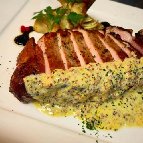 北九州直送の300g厚切り豚肉を低温ロースト。粒マスタードとバターの濃厚ソースが厚みと旨みを引き立てる贅沢な一皿。ぜひこの厚みを味わいにご来店ください。お待ちしております。
———————————————————— ⁡ 
古民家で焼酎とイタリアン 
arte Tomoaki 〜 アルテ トモアキ 〜 
lunch ▷ 11:30-14:30 
dinner ▷ 17:30-22:30 
定休日 ▷ 火・水曜日 ⁡ ————————————————————
#ディナー#ランチ#日野#イタリアン#豚ロース