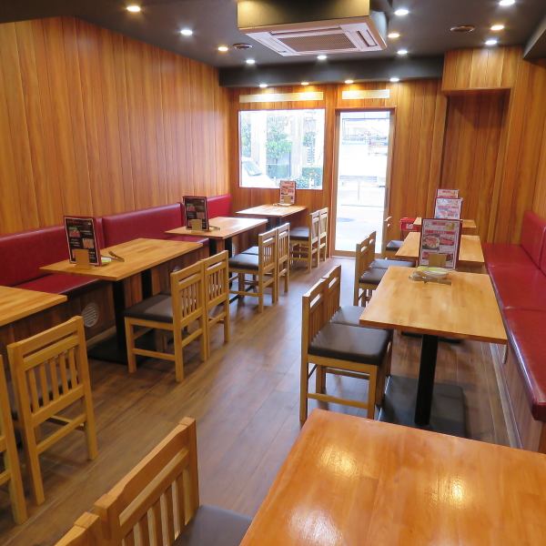 当店は永福町北口駅から徒歩約1分、駅からすぐの場所にございますので、お気軽にお立ち寄りください。10名様からの少人数での貸切も可能で、各種宴会やご家族のお食事の際にもぴったりなメニューを取り揃えております。美味しいジンギスカンを、皆でワイワイ盛り上がりながらお楽しみください♪
