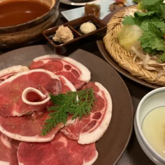 [A little luxury] ☆ Boar hotpot for one ☆ Boar hotpot is a bit rare in Osaka, but it's affordable! All 4 dishes for 5,500 yen (tax included)