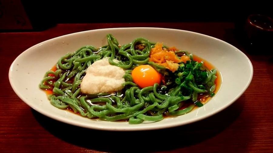 Enjoy the taste of autumn! You can also eat Adachina udon, a variety of seasonal dishes where you can enjoy the original taste of the ingredients.