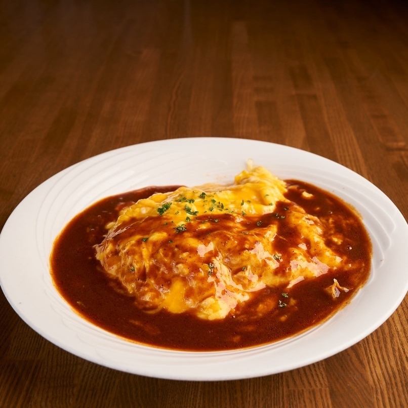 ランチ限定の「オムライス」は大人気メニュー！ぜひご堪能あれ♪