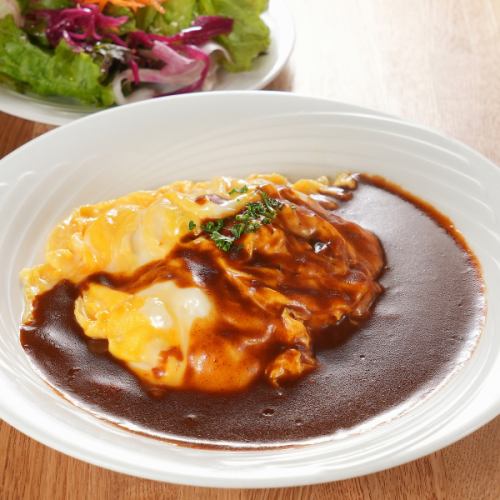 ≪ランチ限定！≫オムライスは大人気メニューの1つ◎