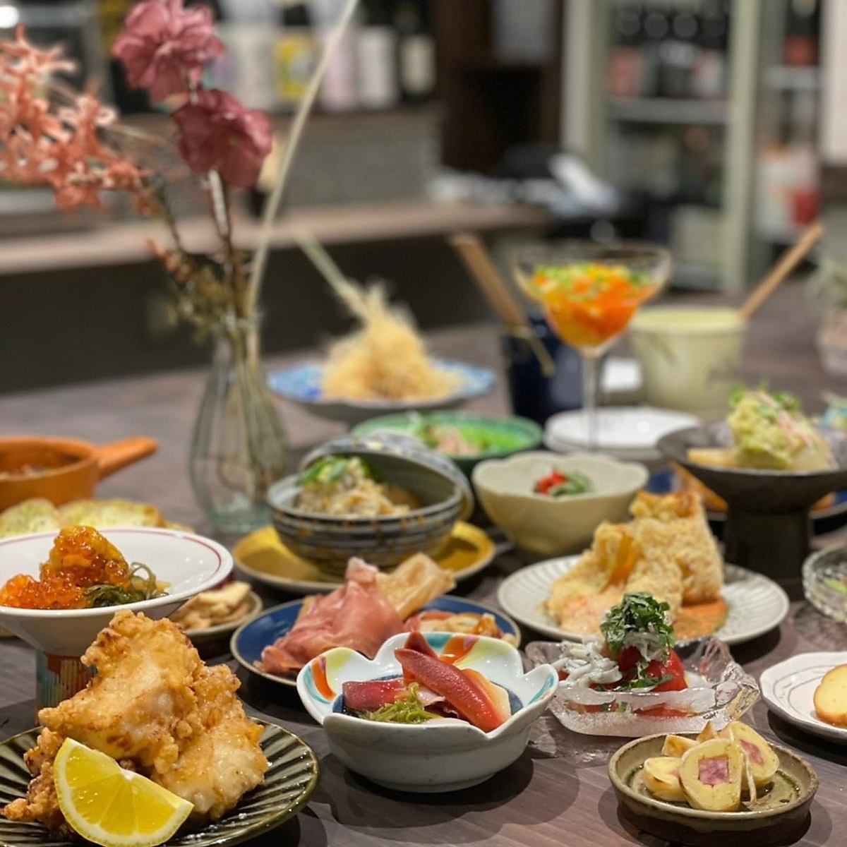 A delicious drinking party with colorful and creative Japanese food using seafood and vegetables♪