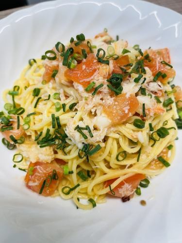 Handmade tagliolini with real snow crab and fresh tomato oil sauce