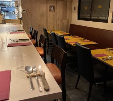 貸切料無し！飲食代合計ランチ利用で60000円、ディナー利用で110000円で貸切可能！少人数でも貸し切りができるところが強みです。