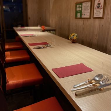 現在は間隔を広くセッティングしております。組数人数制限あり。