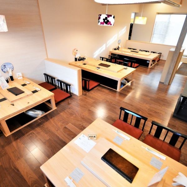 All seats in the tatami room are non-smoking, so we recommend it for guests with children ◎ You can relax and relax and enjoy your meal! It can also be used by a large number of people up to 25 people. If you are interested, please feel free to contact us! We are accepting various banquets and reservations!