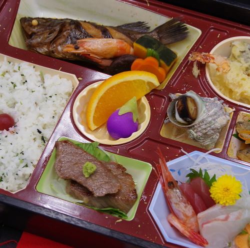 "Enraku Kaiseki Bento" recommended for kaiseki meals *reservation required, takeout