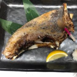 Grilled yellowtail collar