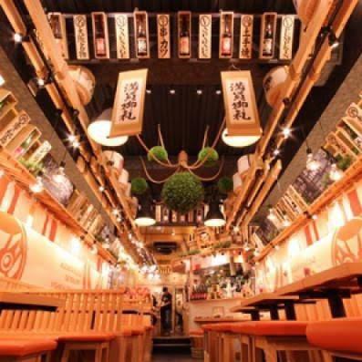 <p>【雰囲気のある店内】一歩入るとおしゃれな空間が広がっています★会社宴会やサク飲み、女子会などいろいろなシーンにぴったりな空間です♪</p>