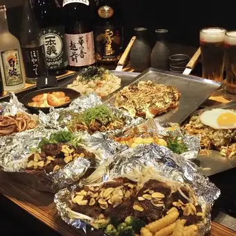 【鉄板焼厳選!スペシャルコース】牛キューブロールを含む料理9品生ビール込150分飲み放題 4名様~