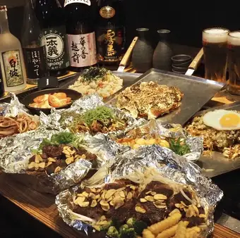 【鉄板焼厳選!スペシャルコース】牛キューブロールを含む料理9品生ビール込150分飲み放題 4名様~