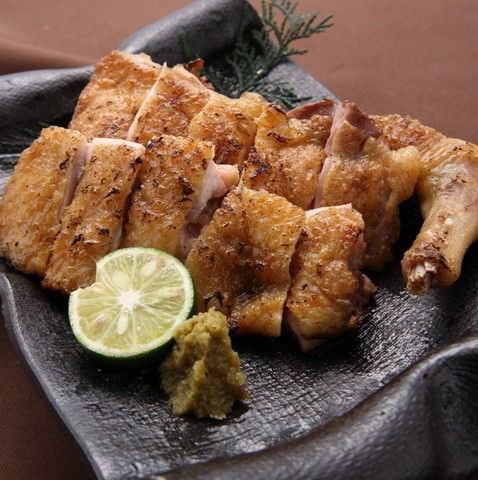 製作千葉縣名牌雞“明取水鄉”的各種雞肉料理，請盡情享受雞肉的美味。