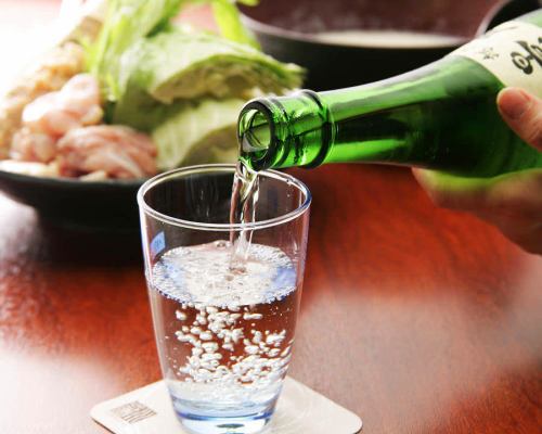 Many popular shochu and sake are available.