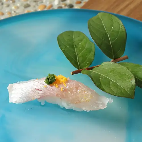 【極上のネタ】舞鶴であがった贅沢な海の幸を使用した全9品の料理を堪能できる握り鮨コースをご用意