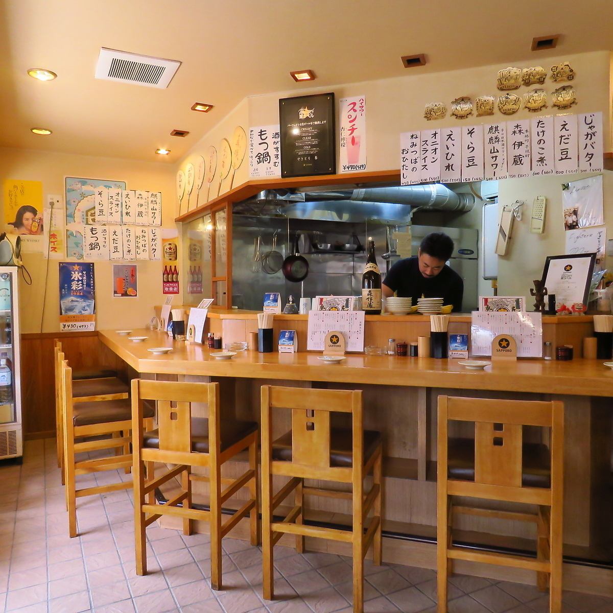 カウンター席をご用意しております。お一人様からご来店ください