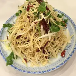干し湯葉のピリ辛和え