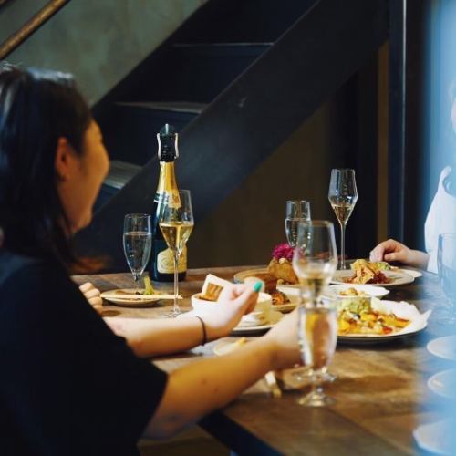 大人の雰囲気漂う空間で