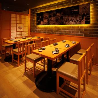 最大50名様までの大型宴会も承っております。広々とした店内で特別なひと時をお過ごしください。会社宴会、歓送迎会、結婚式の二次会のご予約もお気軽にご相談くださいませ。