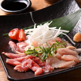 Local chicken sashimi (Satsuma local chicken from Kagoshima Prefecture)