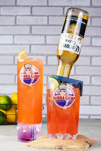 ストロベリーマンゴレモネード（ノンアルコール）※画像左側