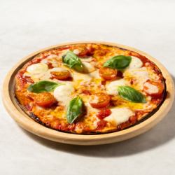 Tomato and basil marigherita pizza