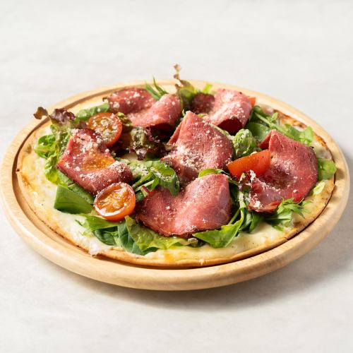 Roast beef salad pizza