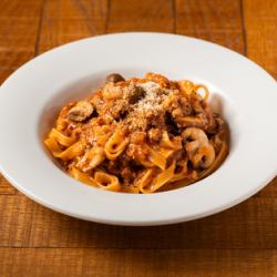 Coarse ground meat bolognese