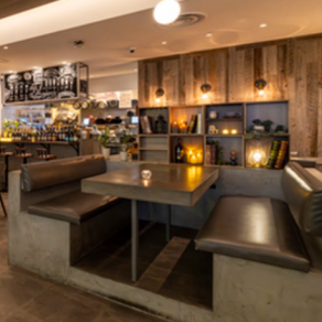 ゆったりソファー席