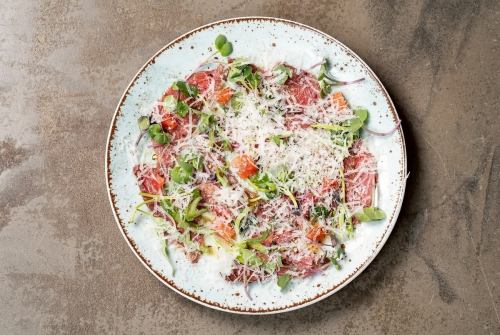 和牛カルパッチョ～ペコリーノロマーノチーズと柚子ピール～