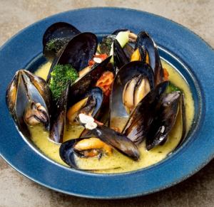 フレッシュムール貝の白ワイン蒸し