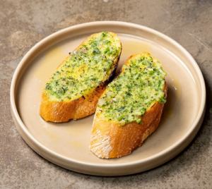 エスカルゴバター香る ガーリックトースト or バケット 2P