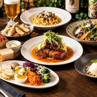【忘年会限定！17時開始】自然派ワイン10種以上飲み放題付き 全7品◆5000円(税込)