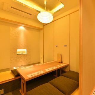 中規模の宴会にも対応可能な個室を用意しております◎扉付き個室になりますので、女子会・合コンでの宴会にもピッタリの空間に早変わりします。各種クーポンでお得に♪飲み放題付きコースはコスパ◎(赤羽/個室/牛タン/焼き鳥/肉寿司/飲み放題/デート/宴会コース/記念日/接待/宴会)