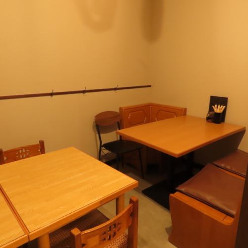 半個室のお席がございます
