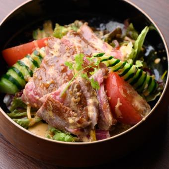 【羽佑8,000円コース】季節のお料理に名物「黒毛和牛のあぶりサラダ」までついたコース《全7品》