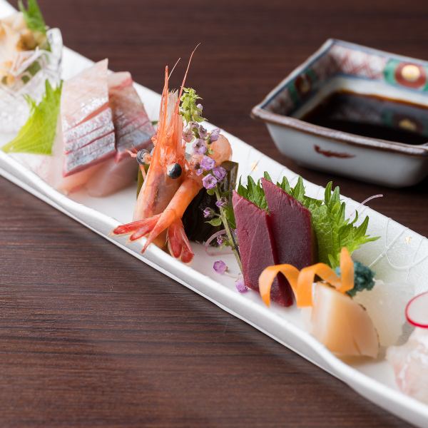 富山湾で獲れた新鮮な魚介を『刺身盛り合わせ』で♪