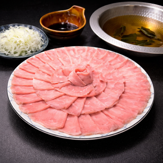 [New Specialty] Low-temperature aged beef tongue with shredded green onions (shabu-shabu style)