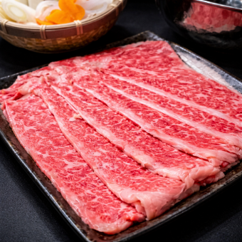 Reservations for Hokkaido-produced premium beef loin shabu-shabu are accepted until 3 PM on the day of your visit.