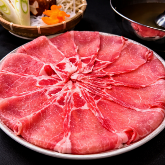 Reservations for Hokkaido-produced premium pork loin shabu-shabu are accepted until 3 PM on the day of your visit.