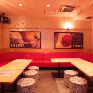 We have two rooms that can accommodate 25 or 35 people.Up to 60 people can be accommodated, so if you have a large party after a wedding or a private party, leave it to us!