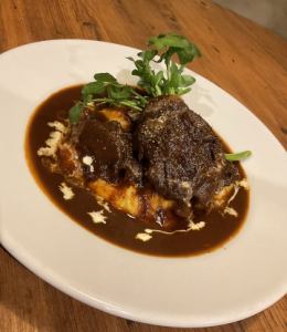 Braised beef shank in red wine