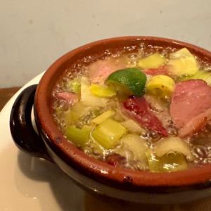 鴨とポロ葱のアヒージョ