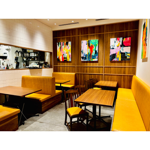 フロアーごとの貸切も承っておりますので、大規模なパーティーも是非当店にお任せください！高級感のある広々としたお洒落な店内でお食事を楽しめます♪