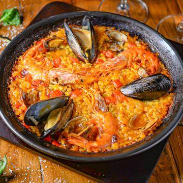 [BASIC Course *Meals Only] You'll be completely satisfied with the "Grilled Iberico Pork" and "Paella"!