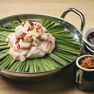 【2時間飲み放題付】自慢の逸品から旨味たっぷりのもつ鍋まで食べ応え抜群！もつ鍋コース