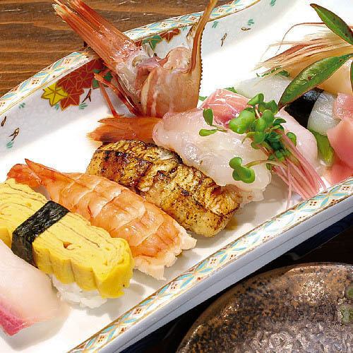 Seafood nigiri sushi platter (7 pieces)
