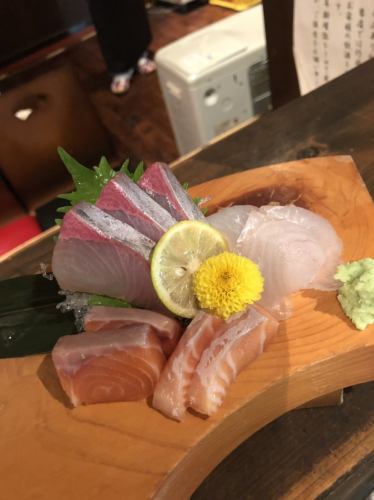 Assorted 3 types of sashimi 1 serving
